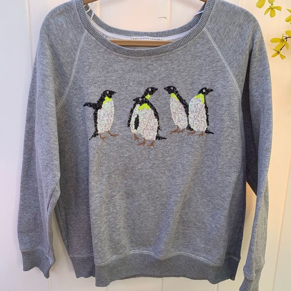 American Eagle Outfitters Tops - American Eagle penguin 🐧 sweatshirt xl
